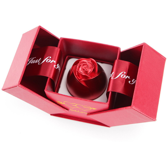 Colar Presente Rosa - box 100 Línguas - Eu Amo Você